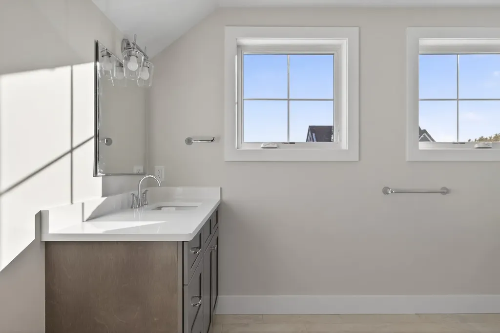 144 Owl's Nest Road Portland ME 04102