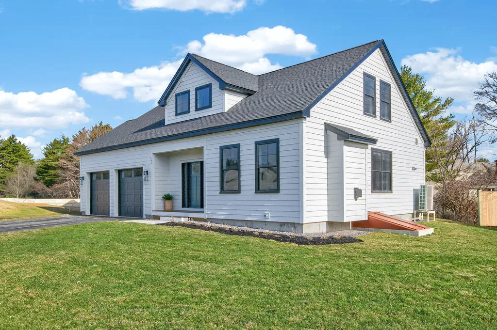 144 Owl's Nest Road Portland ME 04102