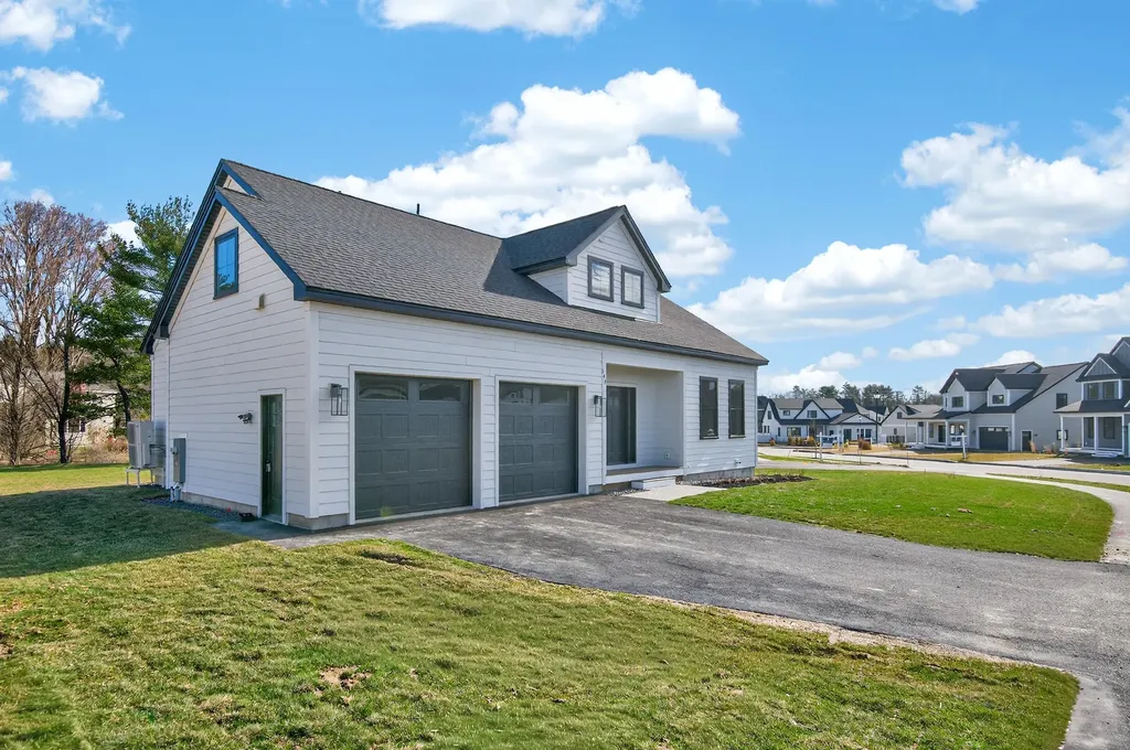 144 Owl's Nest Road Portland ME 04102