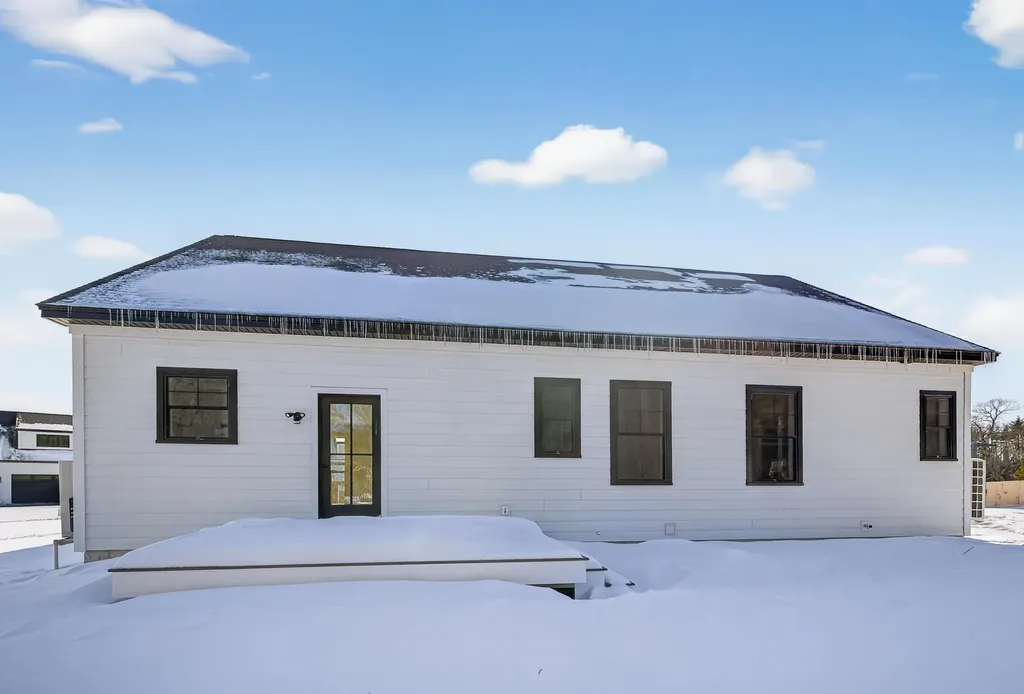 144 Owl's Nest Road Portland ME 04102