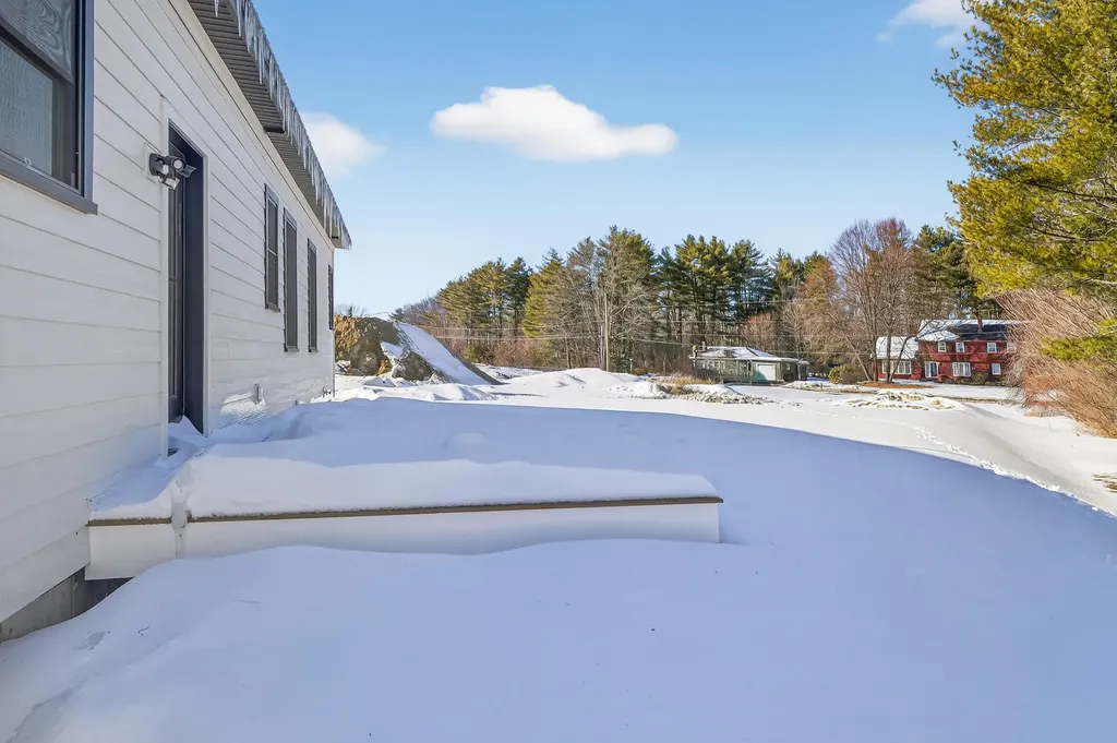144 Owl's Nest Road Portland ME 04102