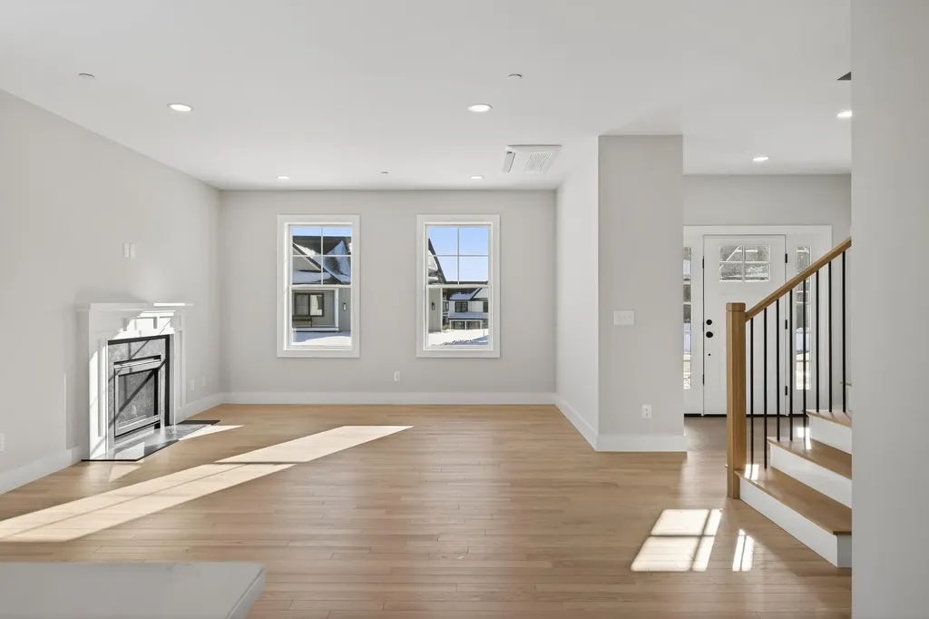144 Owl's Nest Road Portland ME 04102