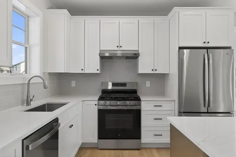 144 Owl's Nest Road Portland ME 04102