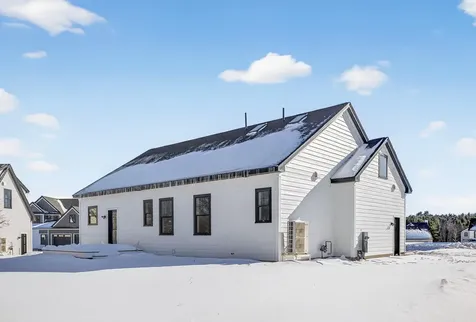 144 Owl's Nest Road Portland ME 04102