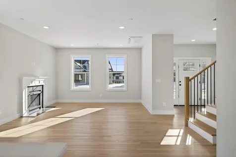 144 Owl's Nest Road Portland ME 04102
