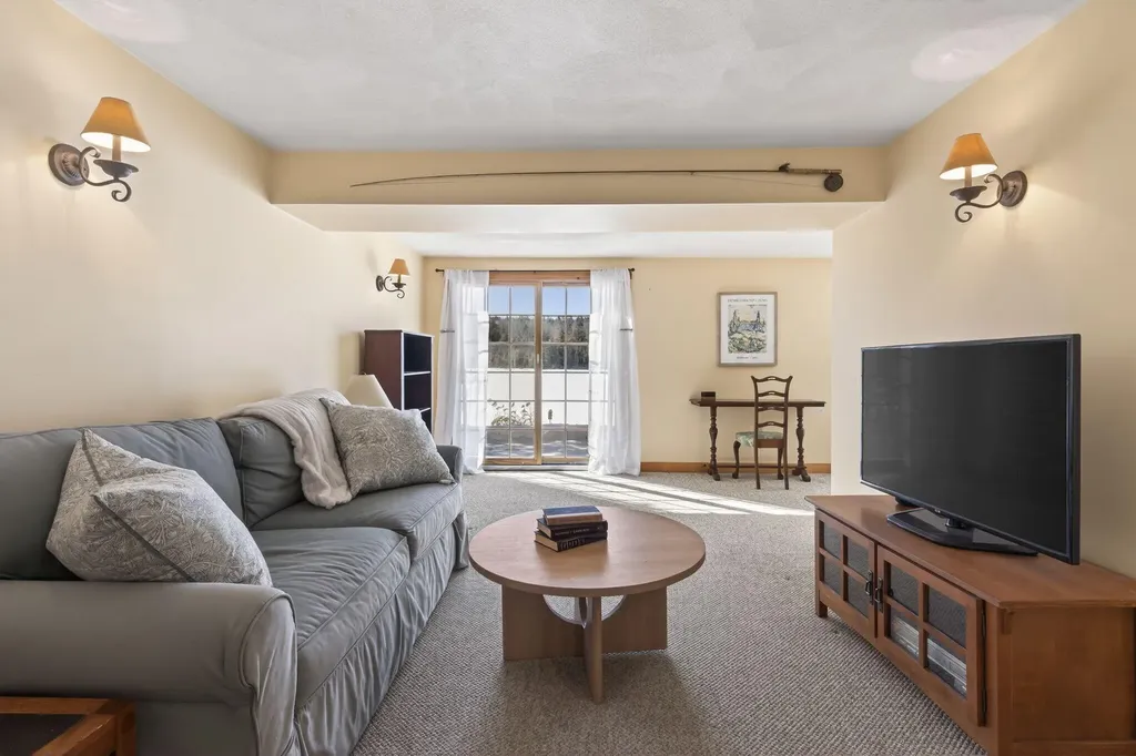 9 Restful Way Waterboro ME 04087