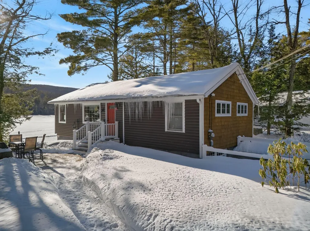 9 Restful Way Waterboro ME 04087