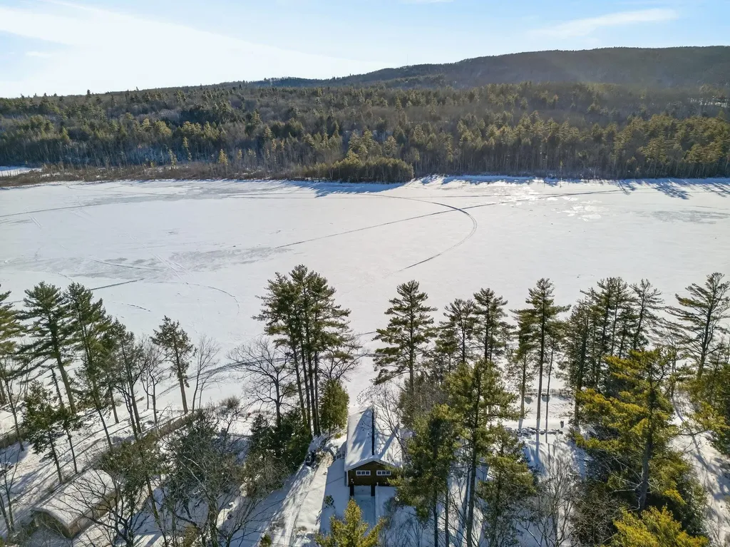 9 Restful Way Waterboro ME 04087