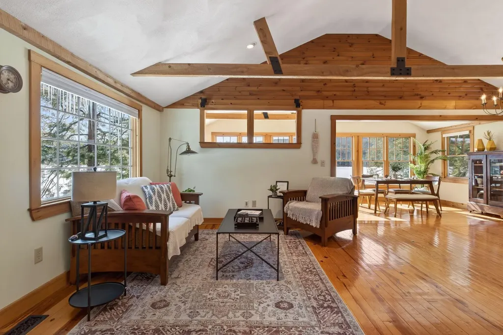 9 Restful Way Waterboro ME 04087