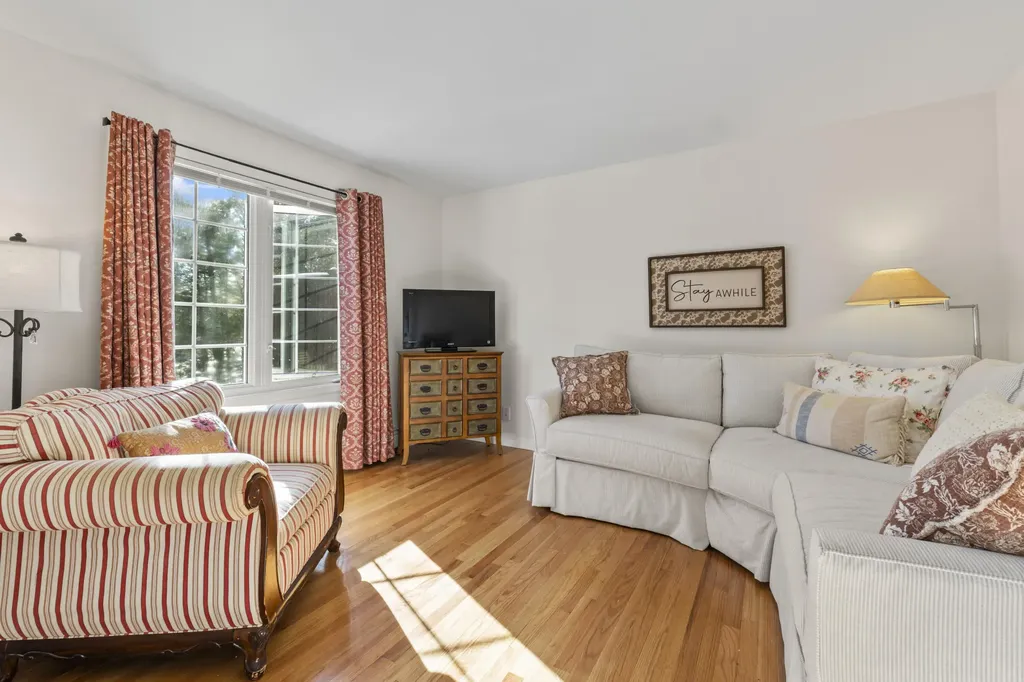 9 Nathan Way Topsham ME 04086