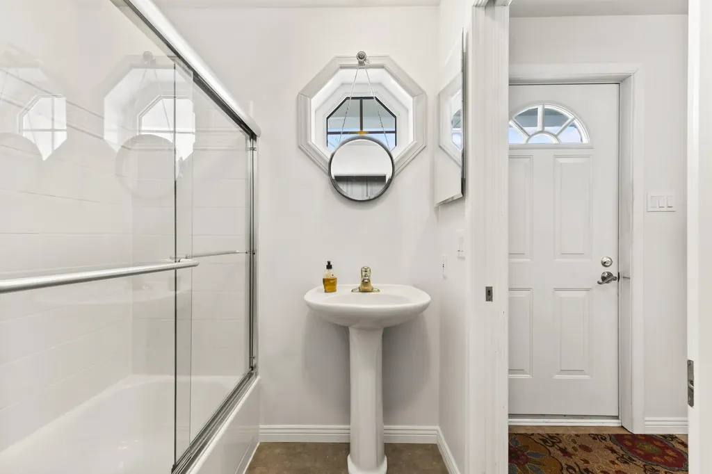 9 Nathan Way Topsham ME 04086