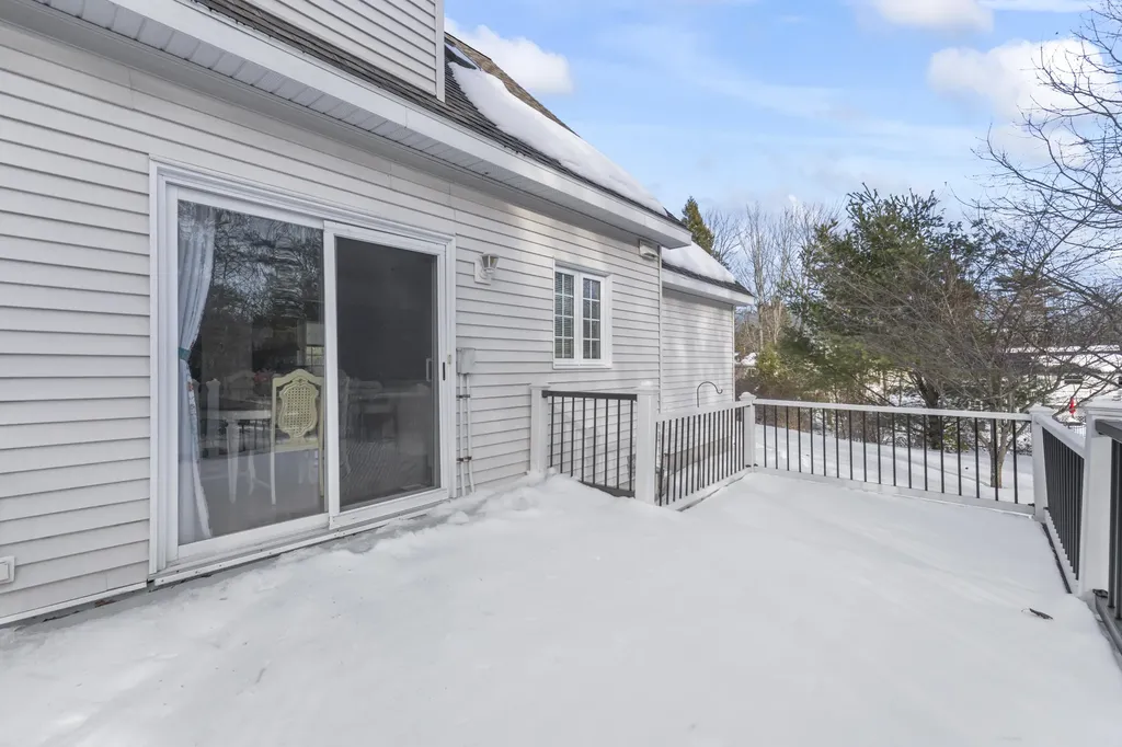 9 Nathan Way Topsham ME 04086