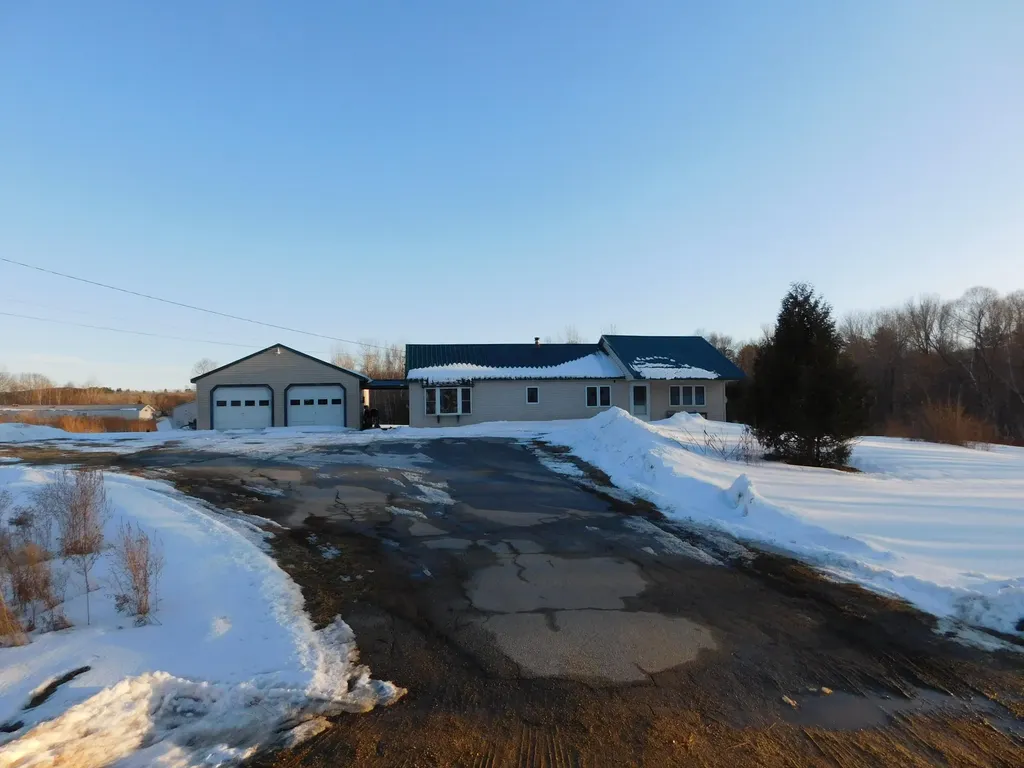 570 Stream Road Winterport ME 04438