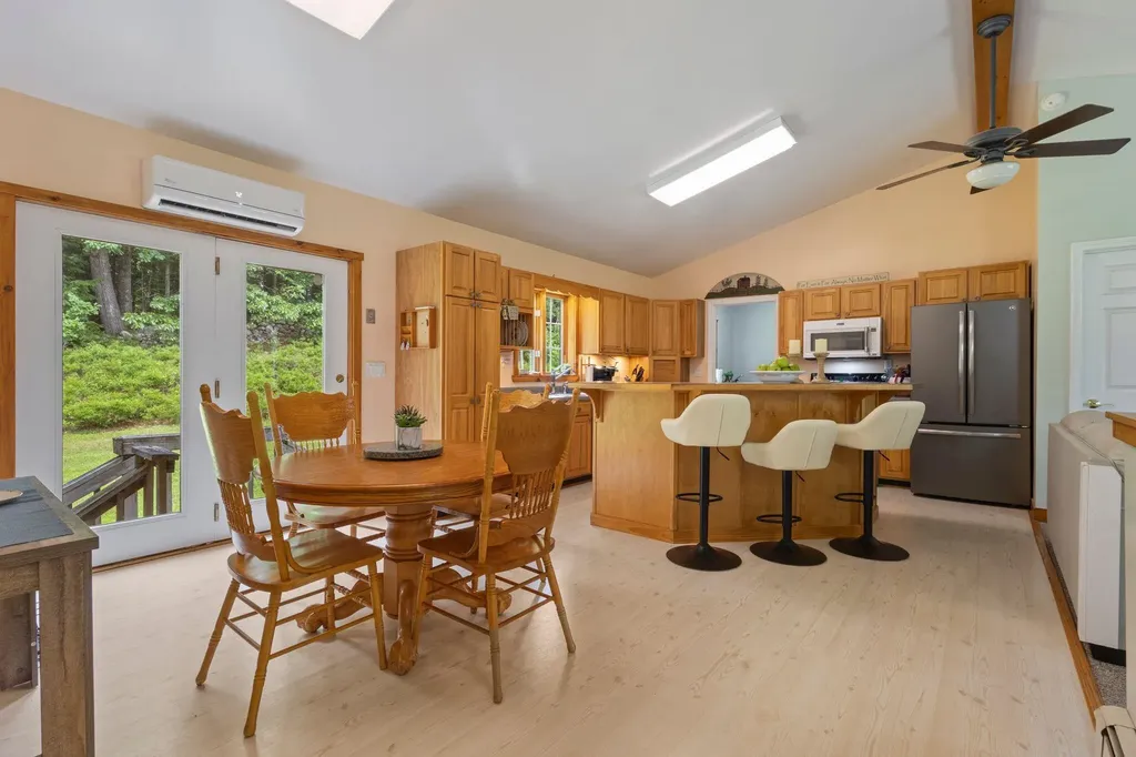 40 Rockwood Lane Hollis ME 04042