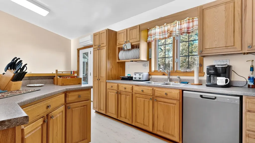 40 Rockwood Lane Hollis ME 04042