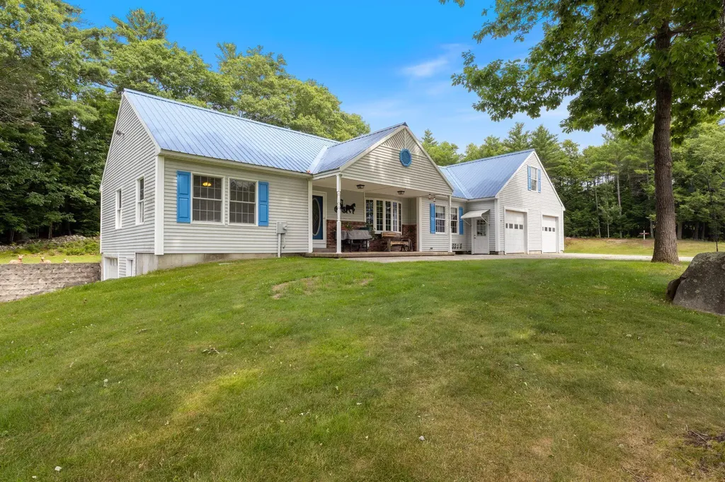 40 Rockwood Lane Hollis ME 04042