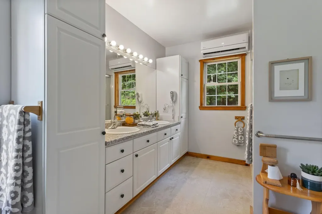 40 Rockwood Lane Hollis ME 04042