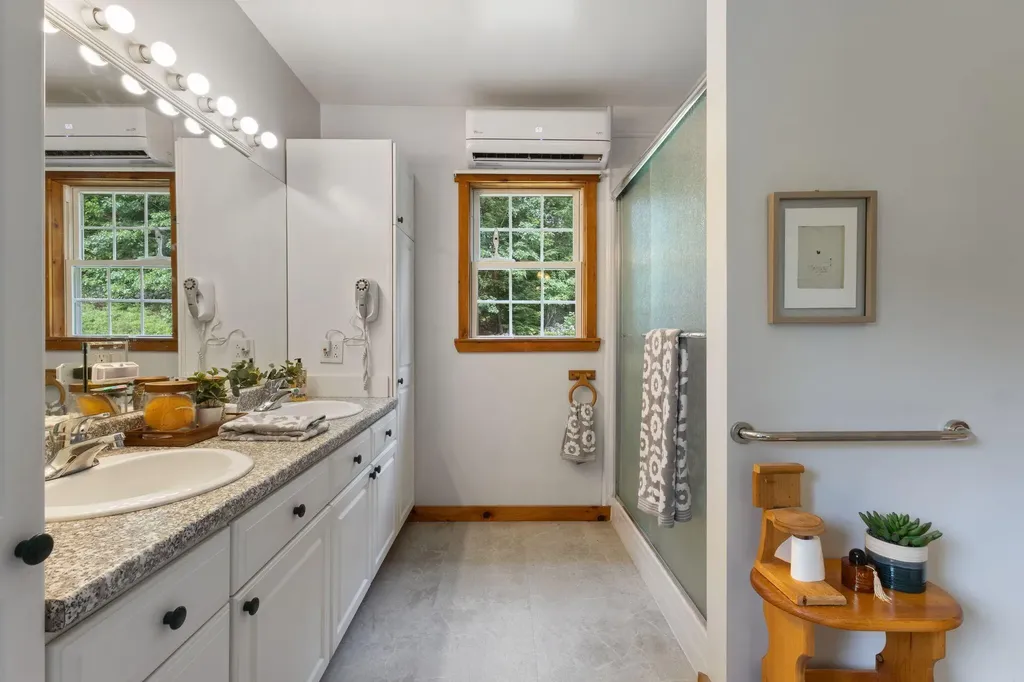 40 Rockwood Lane Hollis ME 04042