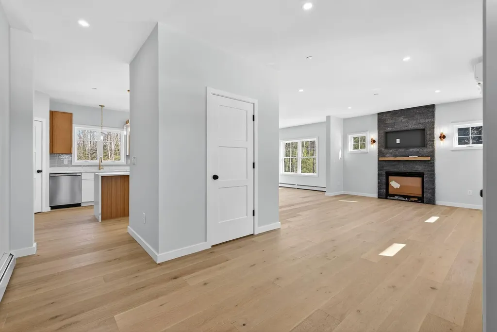 17 Betty Lane Windham ME 04062