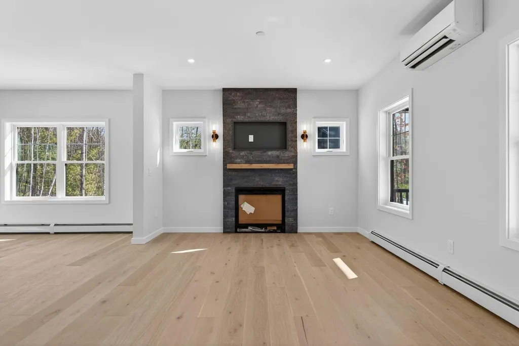 17 Betty Lane Windham ME 04062