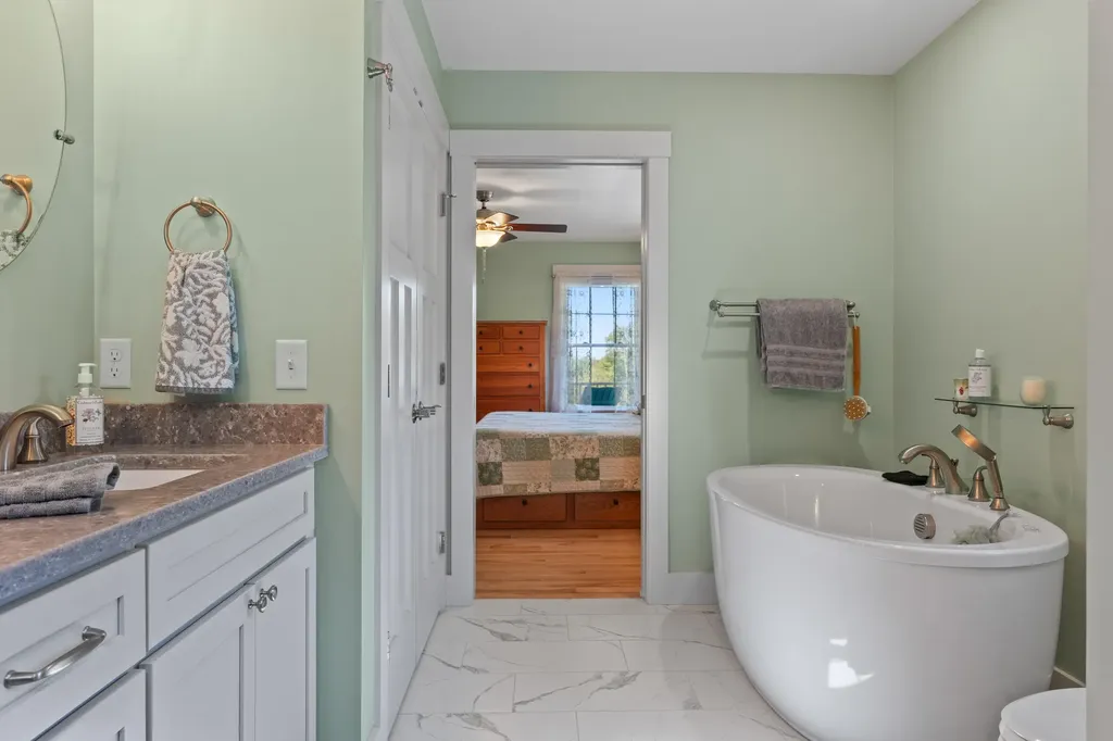 31 Goose Ledge Road Harpswell ME 04079