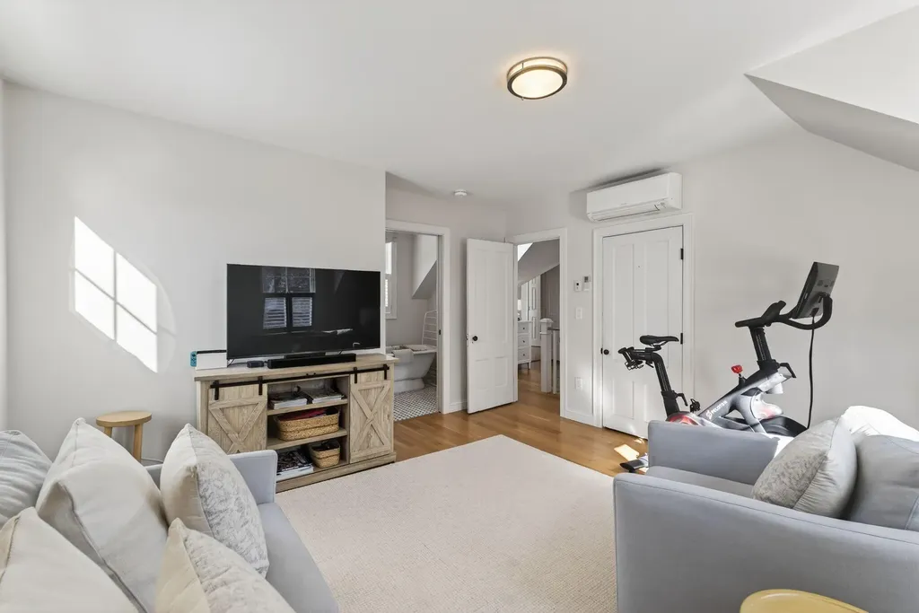 252 Foreside Road Falmouth ME 04105