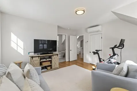 252 Foreside Road Falmouth ME 04105