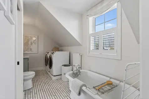 252 Foreside Road Falmouth ME 04105