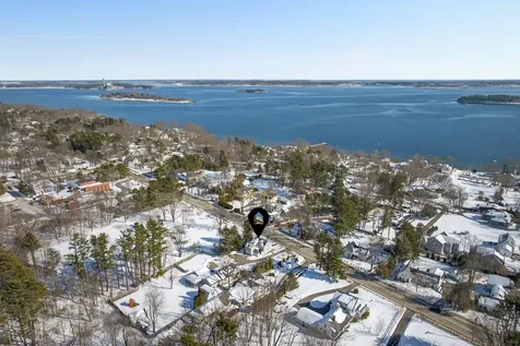 252 Foreside Road Falmouth ME 04105