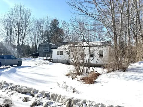 6 Horseshoe Road Medway ME 04460