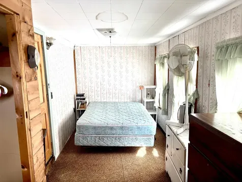 6 Horseshoe Road Medway ME 04460