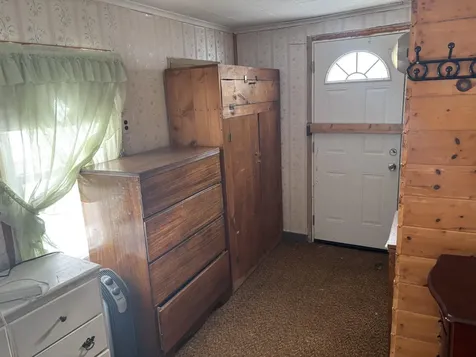 6 Horseshoe Road Medway ME 04460