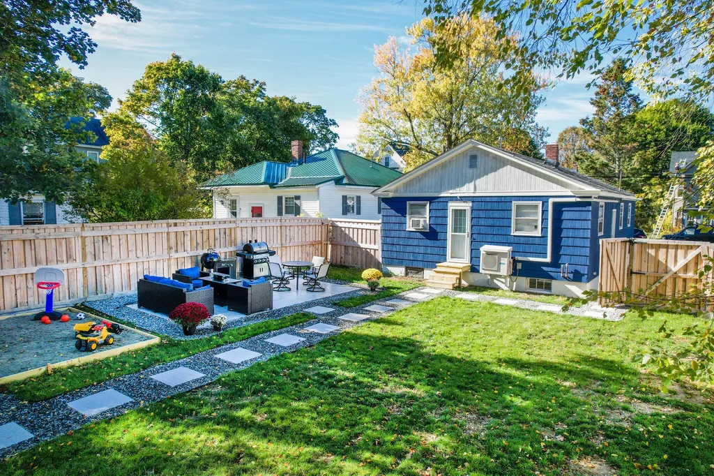 139 Palm Street Bangor ME 04401