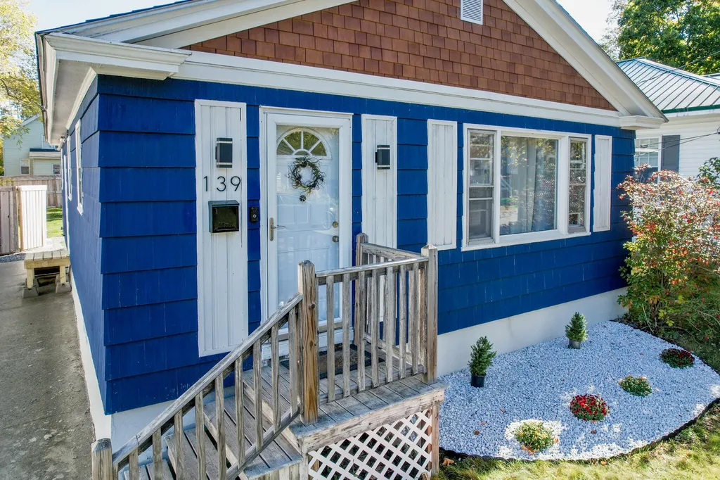 139 Palm Street Bangor ME 04401