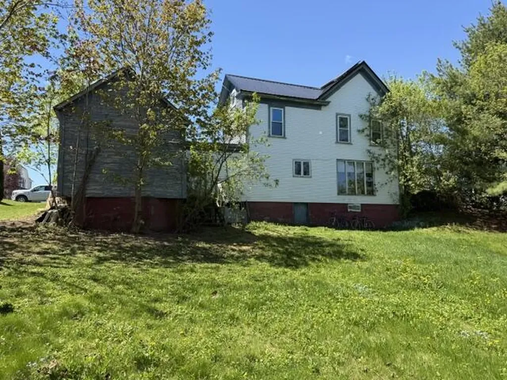 35 Fort Hill Street Fort Fairfield ME 04742
