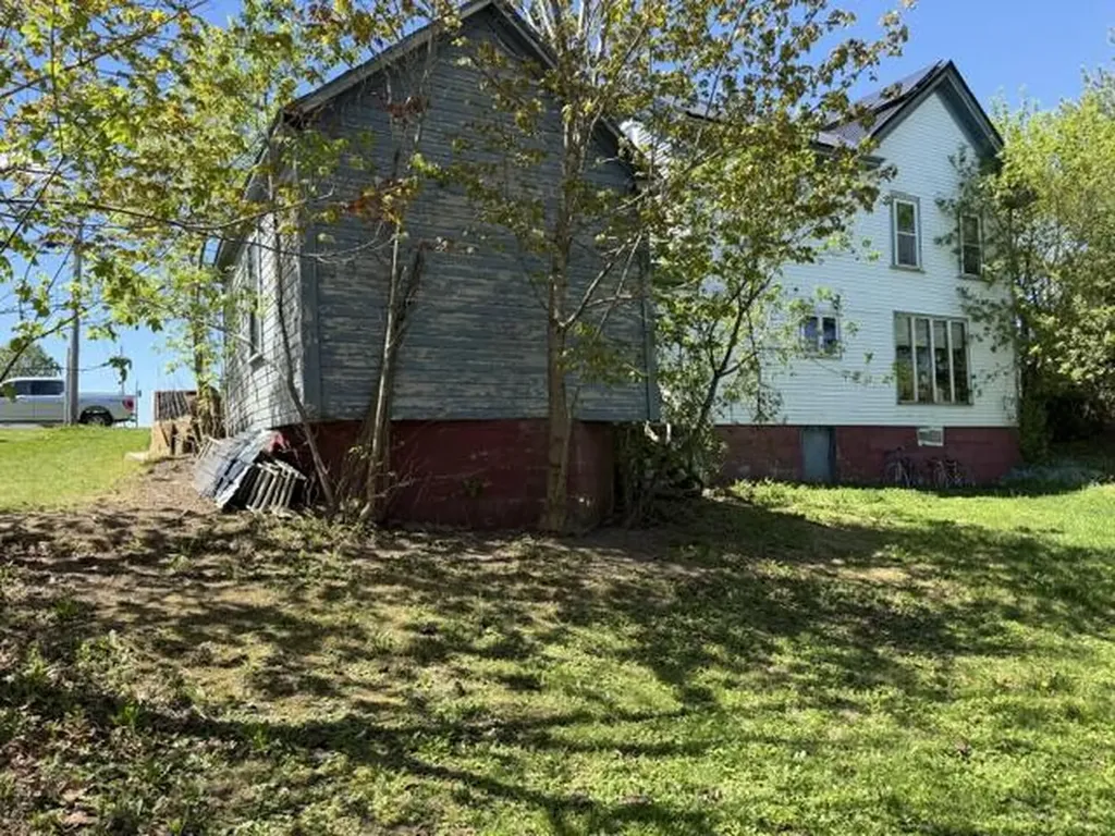 35 Fort Hill Street Fort Fairfield ME 04742