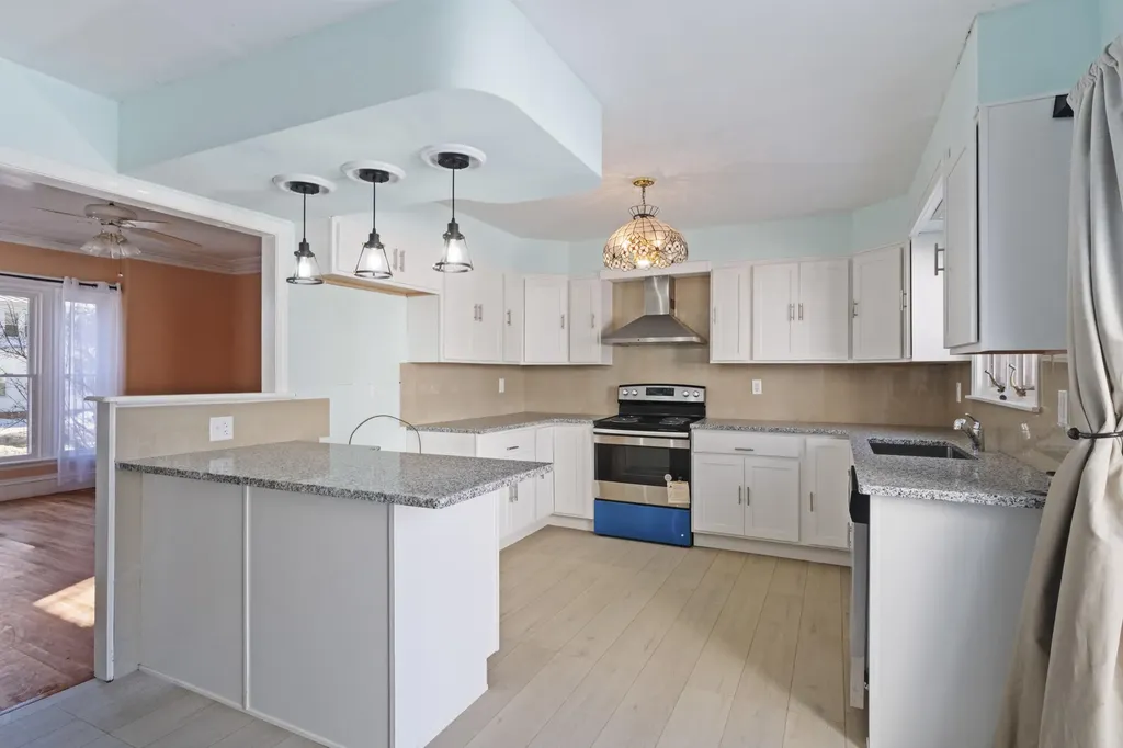 18 Maple Street Skowhegan ME 04976