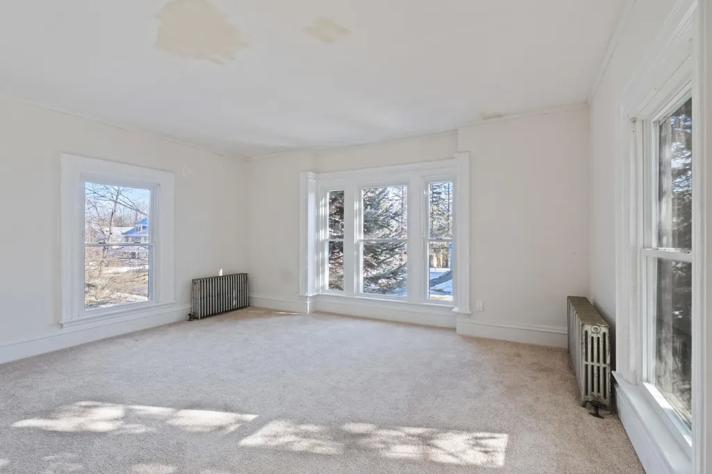 18 Maple Street Skowhegan ME 04976