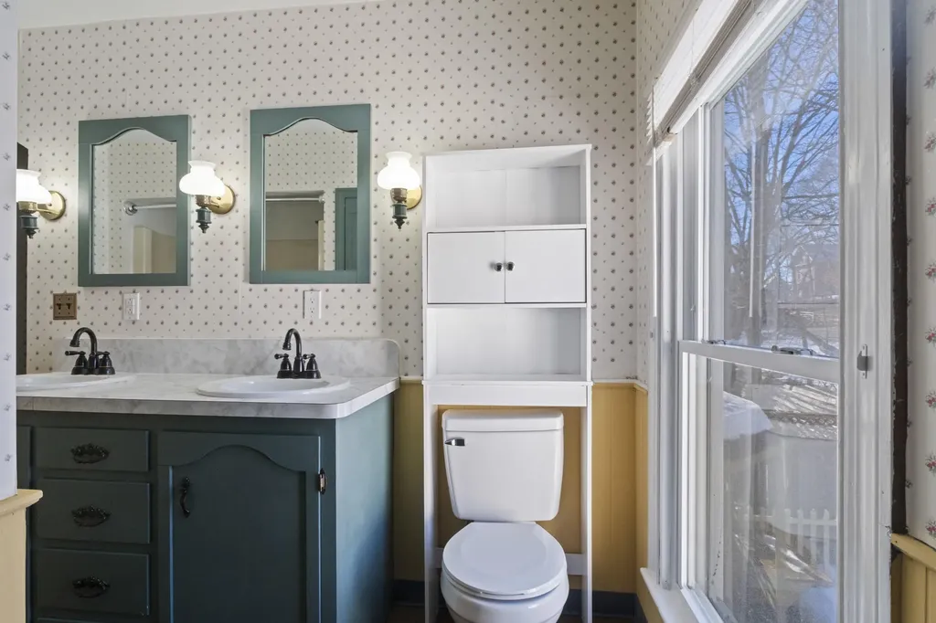 18 Maple Street Skowhegan ME 04976
