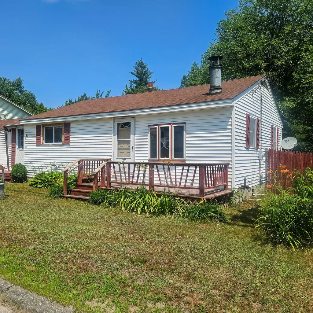 255 Bates Street Millinocket ME 04462