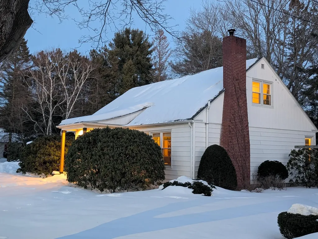 44 O'connell Street Lewiston ME 04240