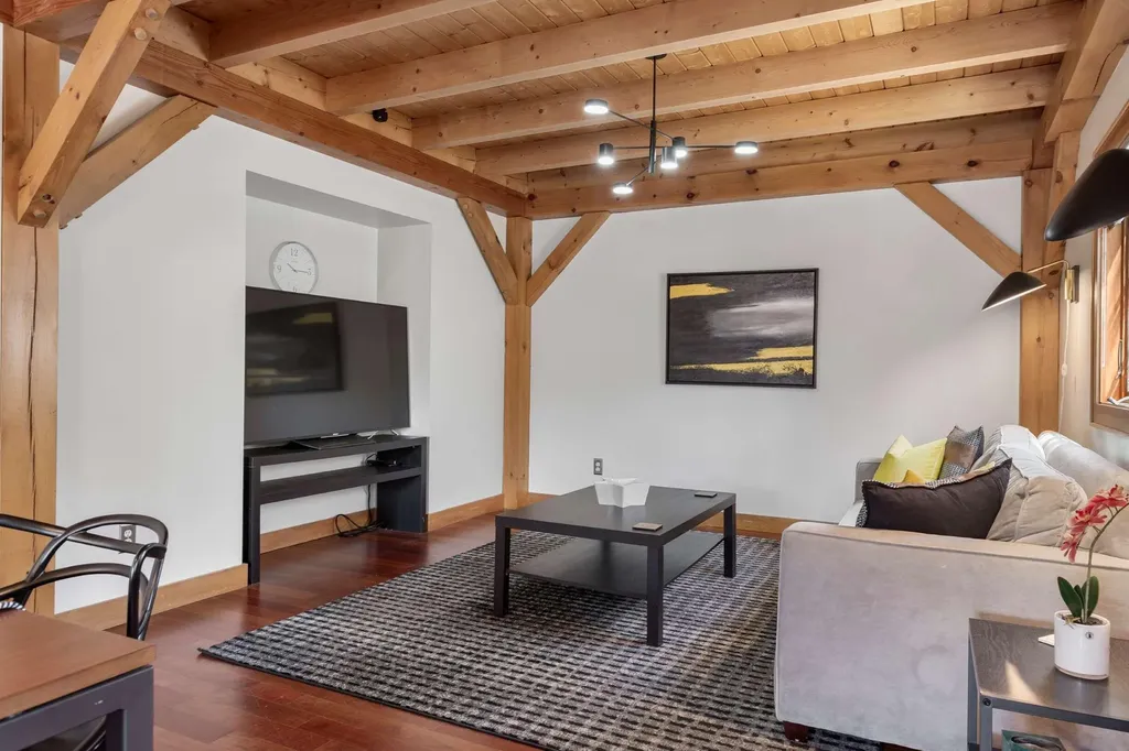 263 Long Sands Road York ME 03909