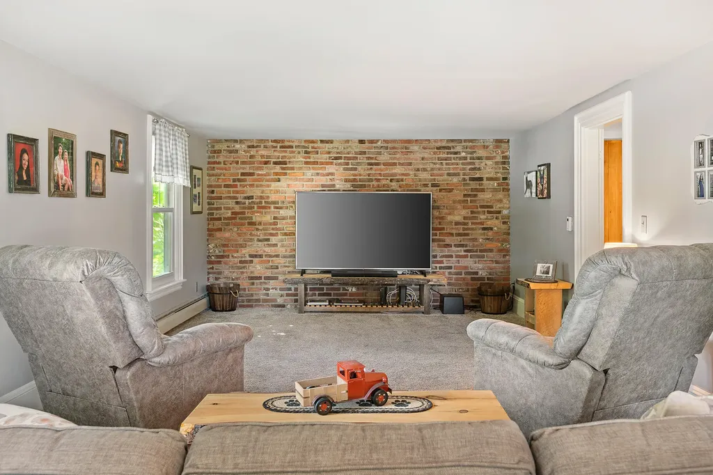 697 Fort Hill Road Gorham ME 04038