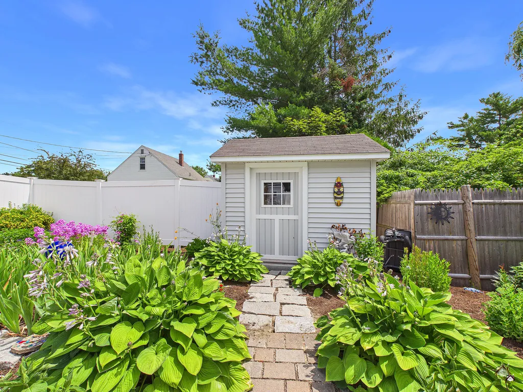34 Windsor Avenue Augusta ME 04330