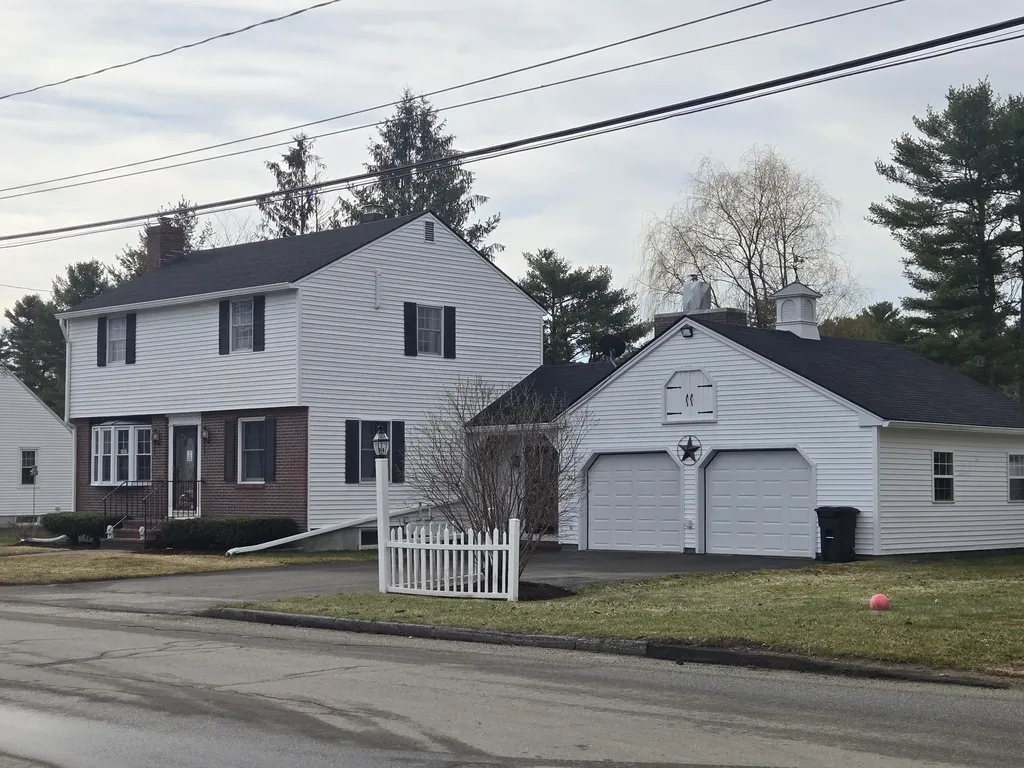 34 Windsor Avenue Augusta ME 04330