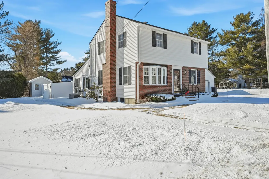 34 Windsor Avenue Augusta ME 04330