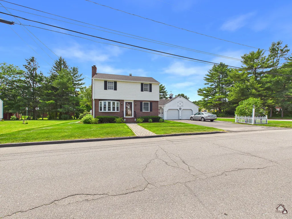 34 Windsor Avenue Augusta ME 04330