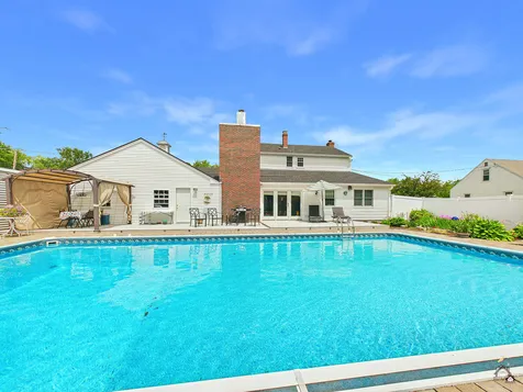 34 Windsor Avenue Augusta ME 04330
