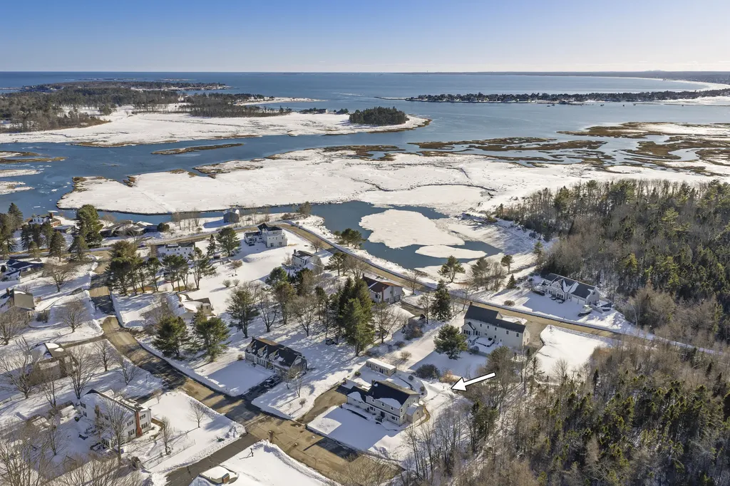 8 Rhonda Drive Scarborough ME 04074