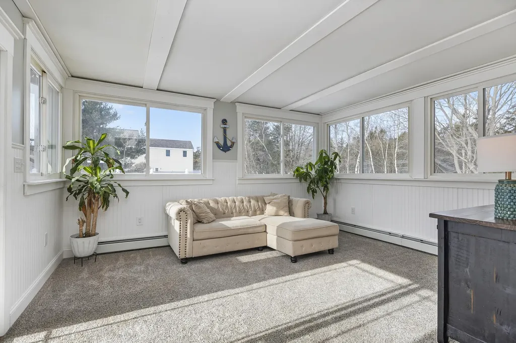 8 Rhonda Drive Scarborough ME 04074